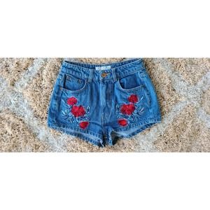 H & M Coachella Embroidered Shorts size‎